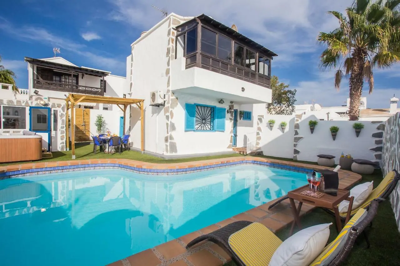 Palm Villa Puerto del Carmen  0*, Puerto del Carmen (Lanzarote)
