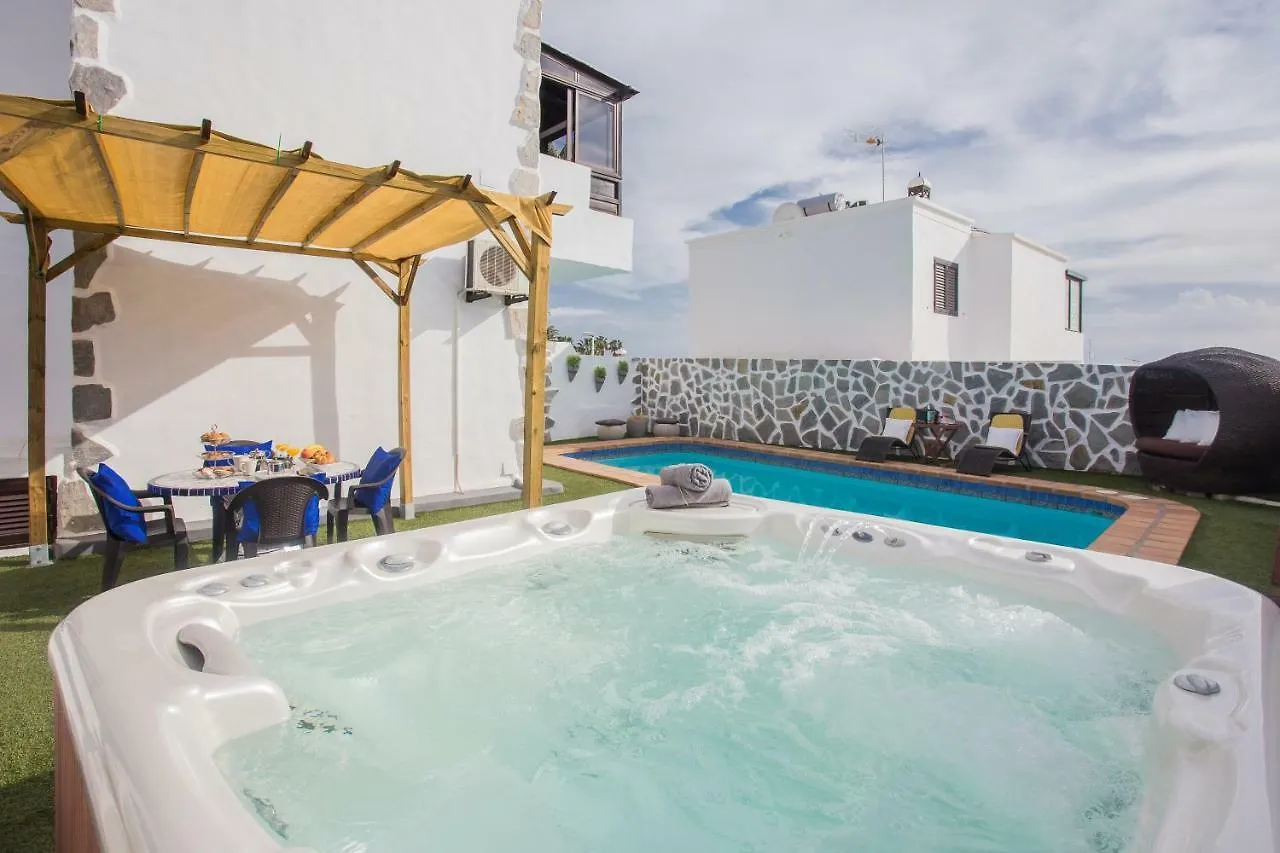 Palm Villa Puerto del Carmen  0*, Puerto del Carmen (Lanzarote)